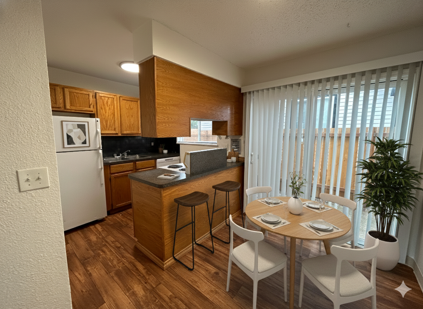 Portland Apartment: 8902-8916 SE Woodstock Blvd.