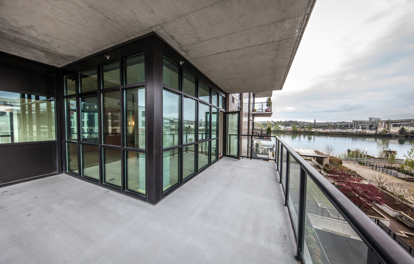 Portland Condo: 1830 NW Riverscape St.
