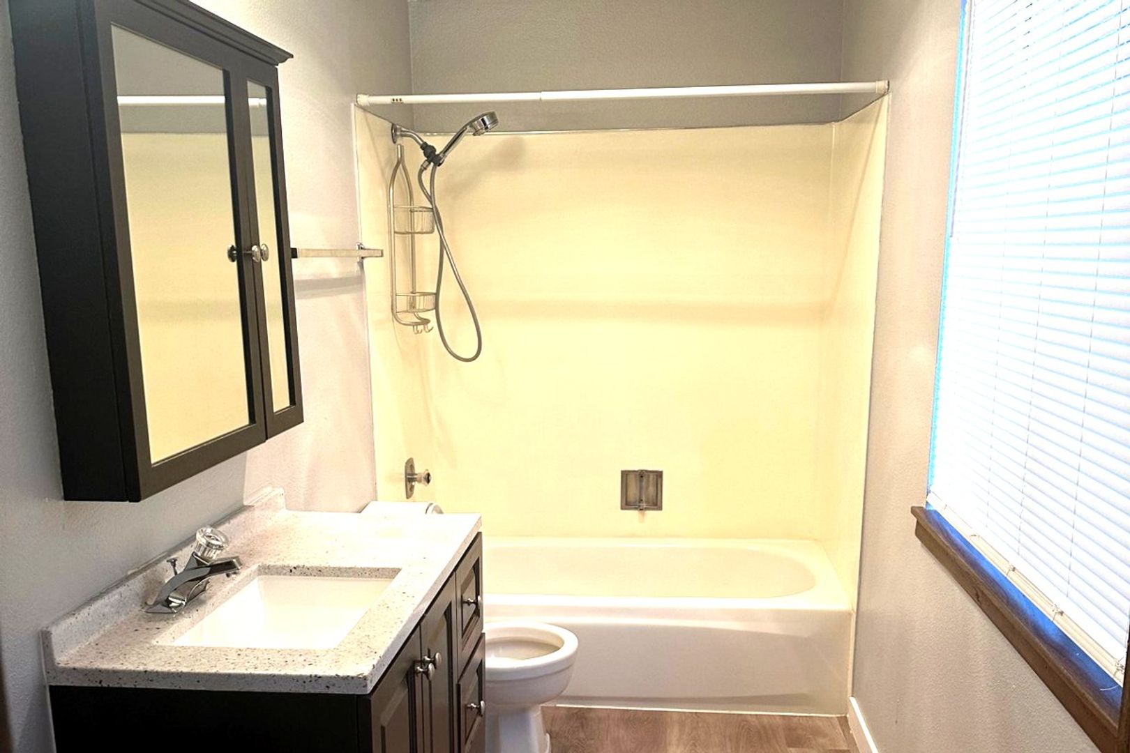 Portland Apartment: 2910 SW Dolph Ct.