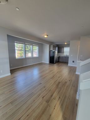 424 NE Stafford St - B-1, Portland, OR 97211