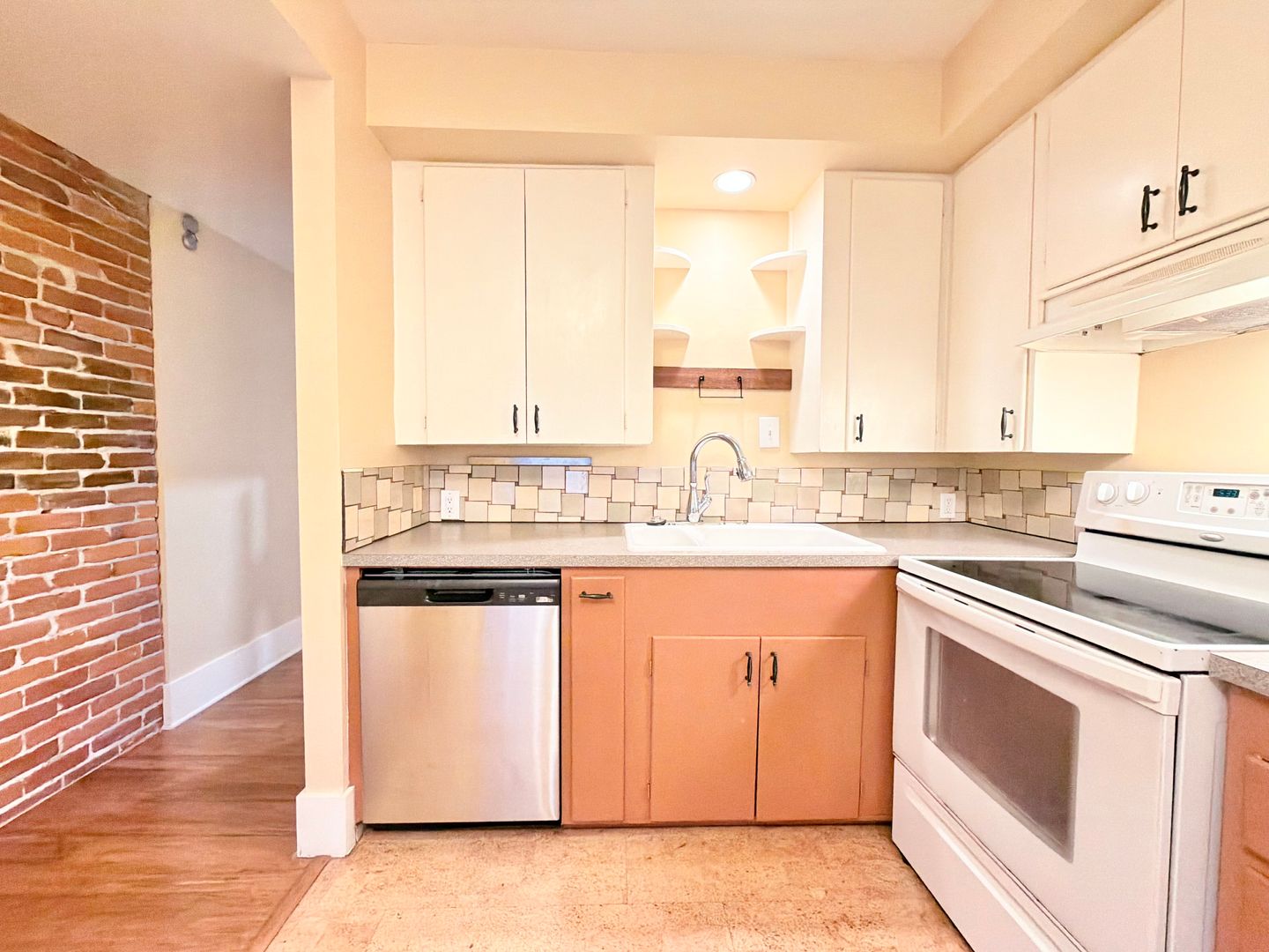 Portland Apartment: 3001-3007 SE Belmont St.