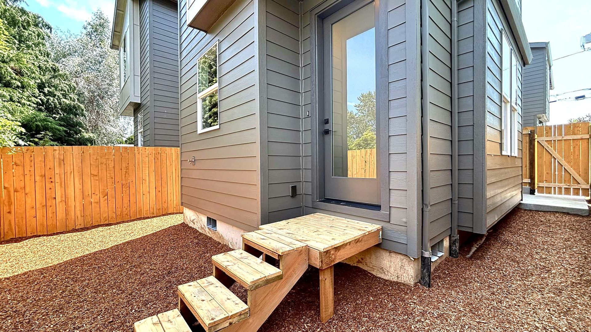 Portland Apartment: 2907 N. Russet St.