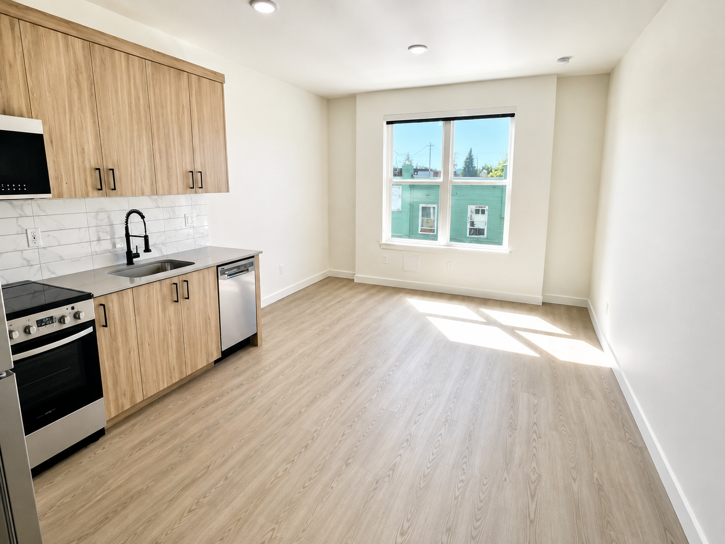 Portland Apartment: 2465 NE Alberta St.