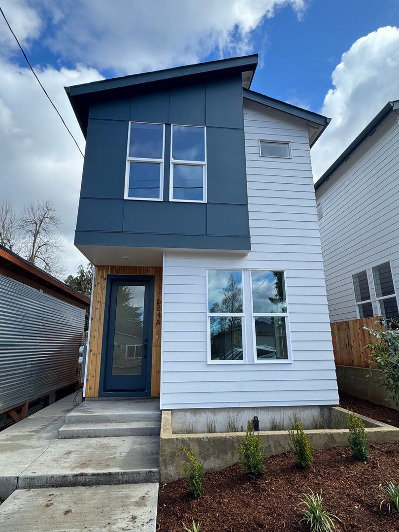 Portland Apartment: 11580 SW 47th Ave.