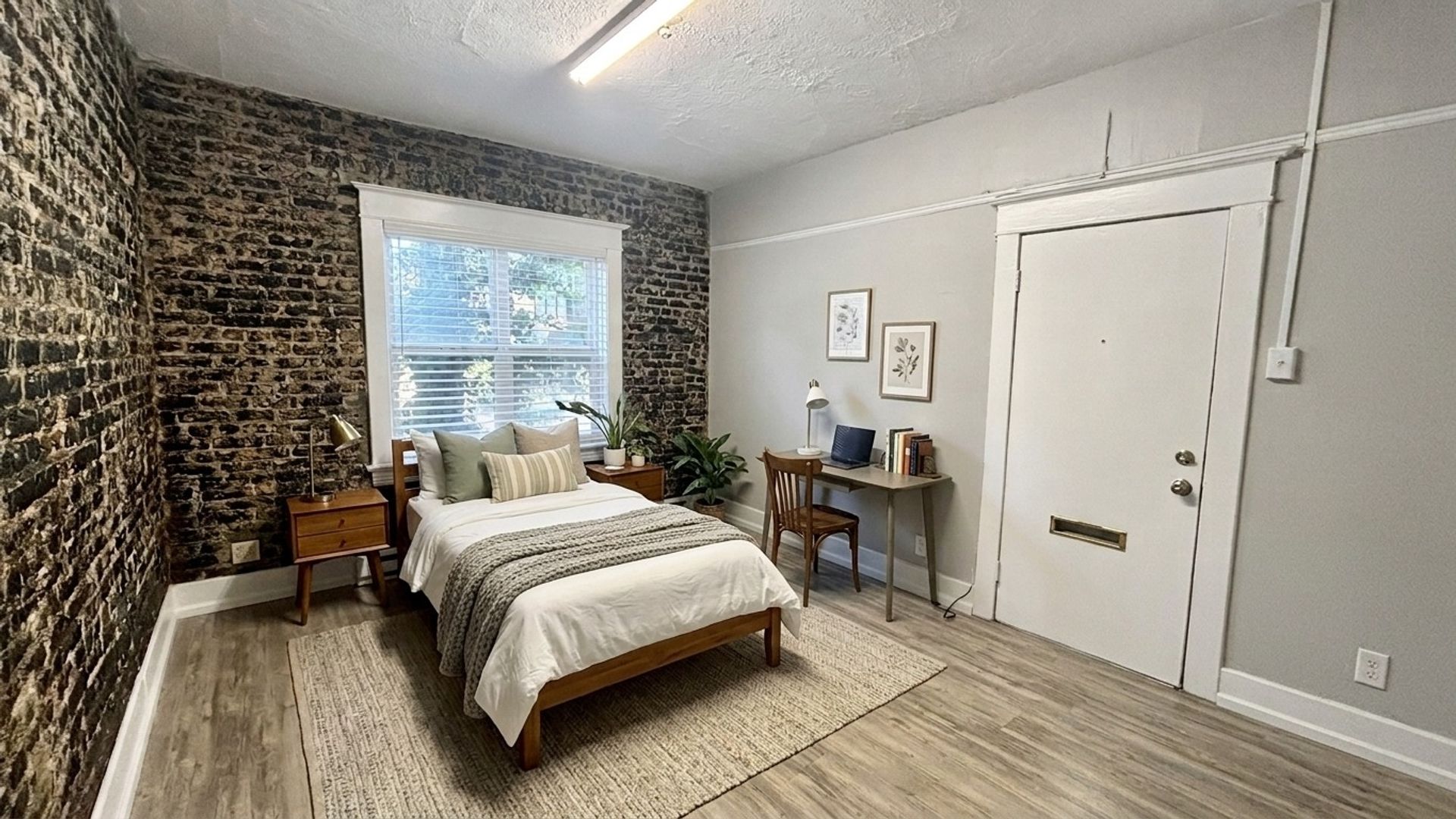 Portland Apartment: 1942 NW Pettygrove St.