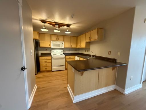 9817 NE Irving St. #216, Portland, OR 97220