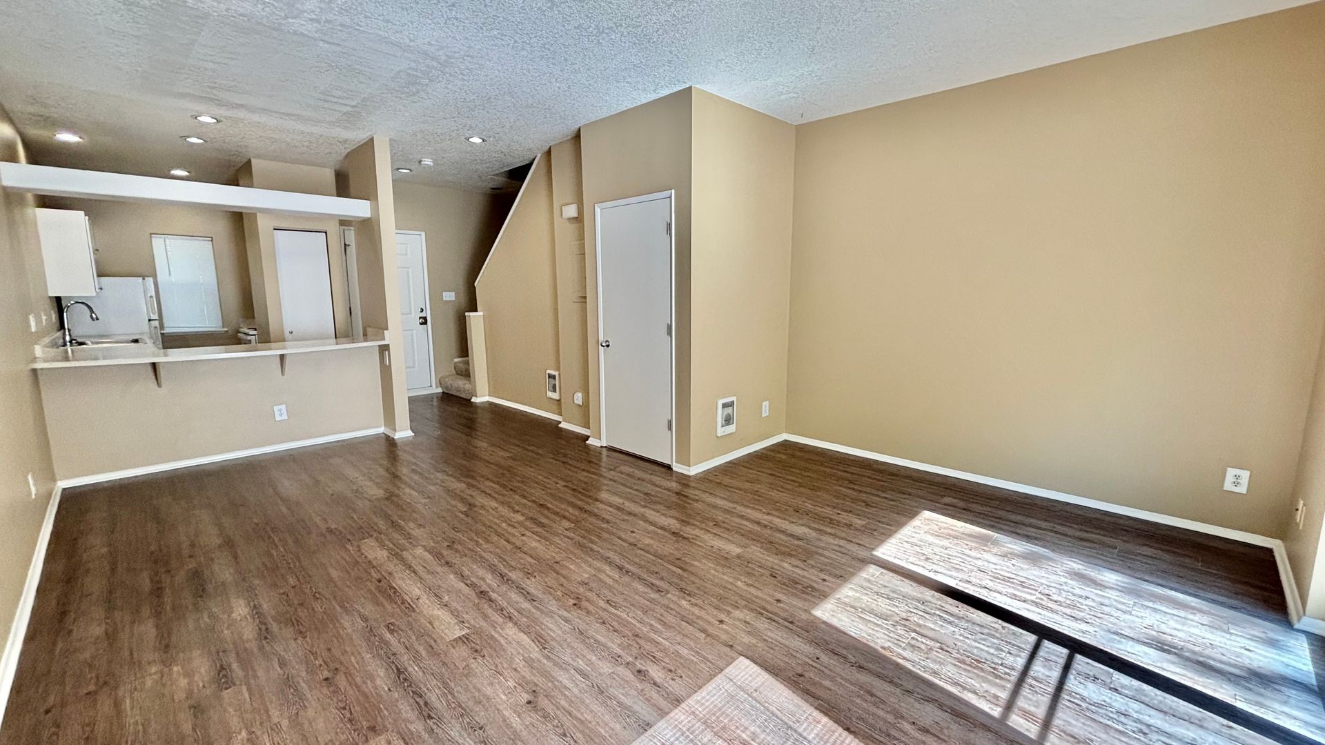 Portland Apartment: 1819 SW 18th Ave.