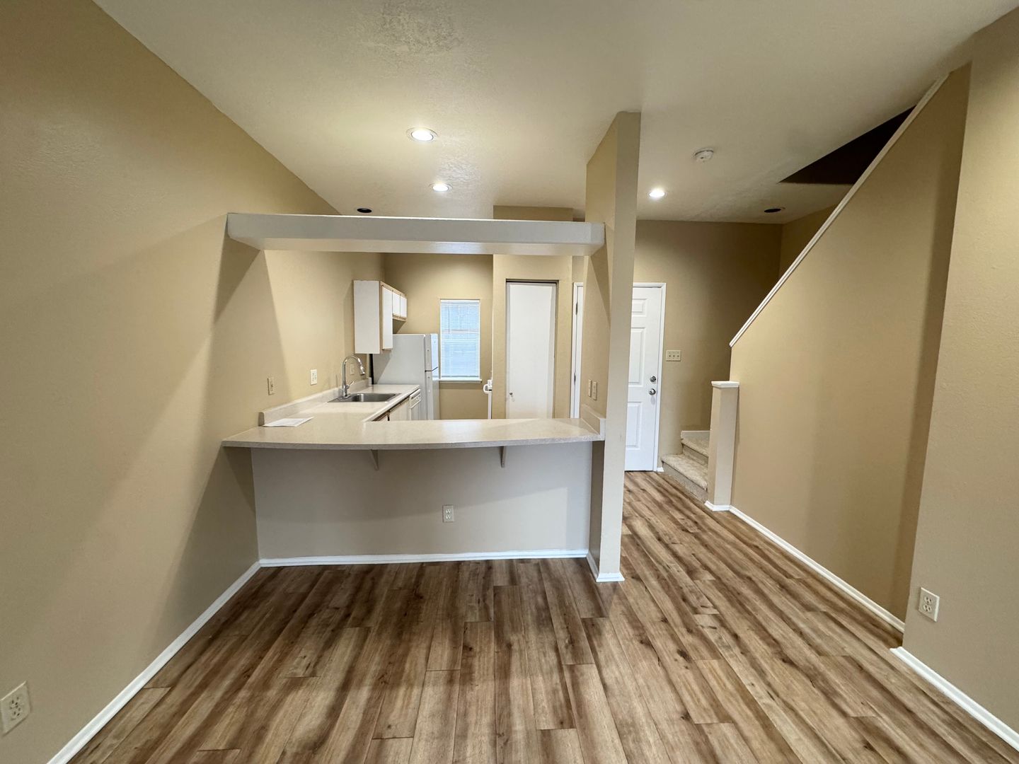 Portland Apartment: 1819 SW 18th Ave.