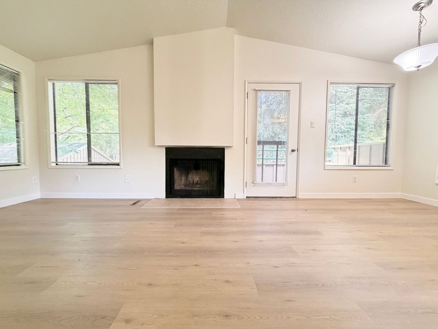Lake Oswego Condo: 7060 SW Montauk Circle