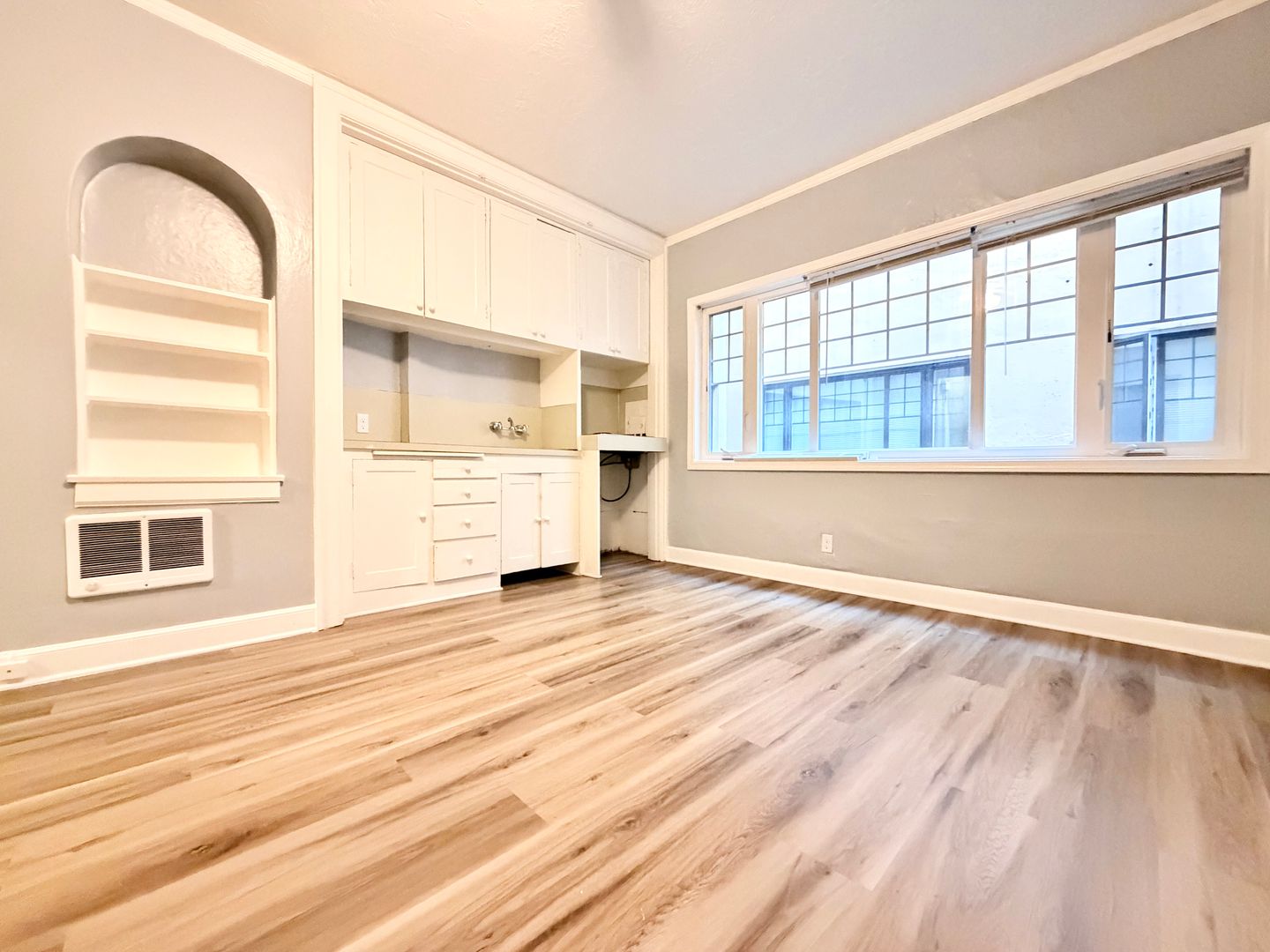 Portland Apartment: 911 SW 21st Ave.