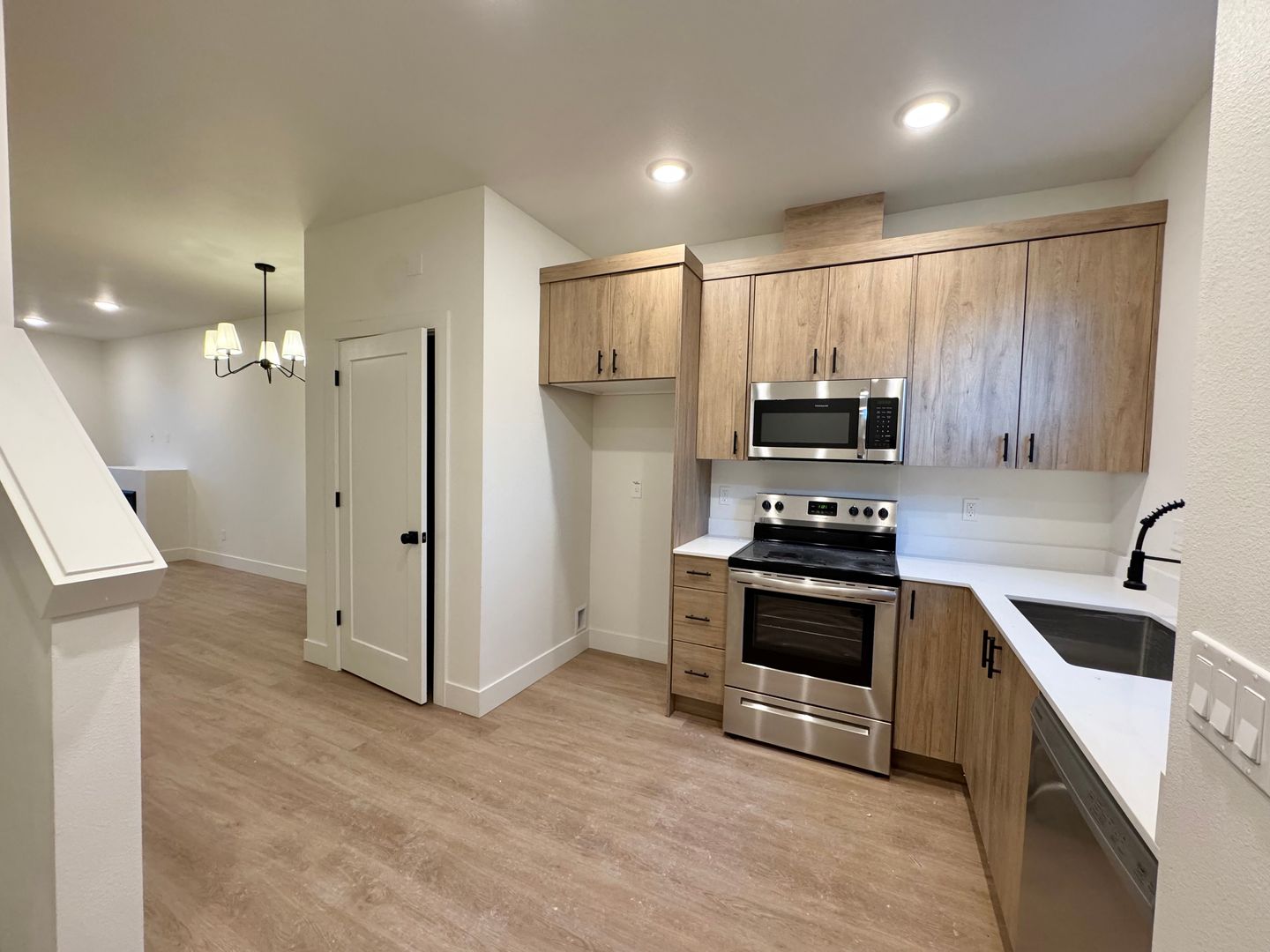 Portland Apartment: 6611 N. Fessenden St.