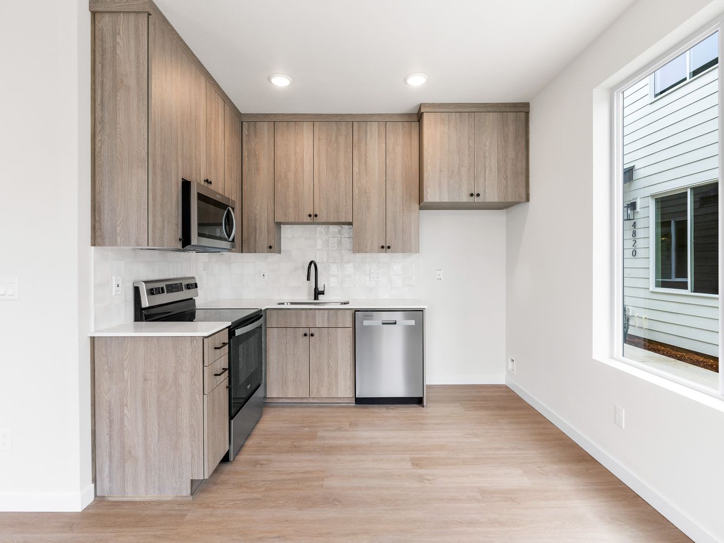 1 MONTH FREE RENT! Brand NEW 2BD/1.5Bath Townhome MT. SCOTT-ARLETA GEM!