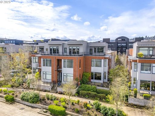 1716 NW Riverscape St. , Portland, OR 97209