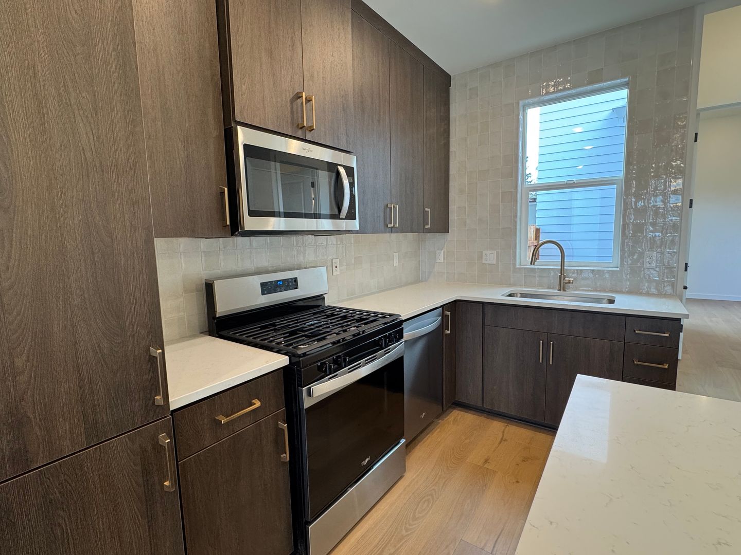 Portland Apartment: 11580 SW 47th Ave.