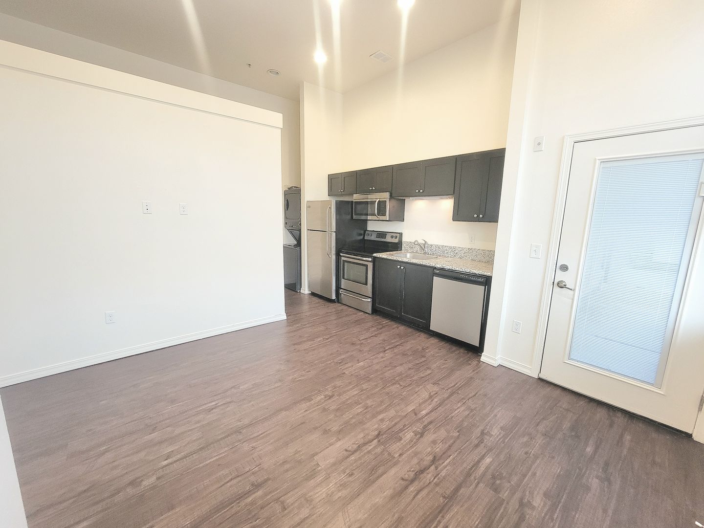 Portland Apartment: 4720 NE Glisan St.