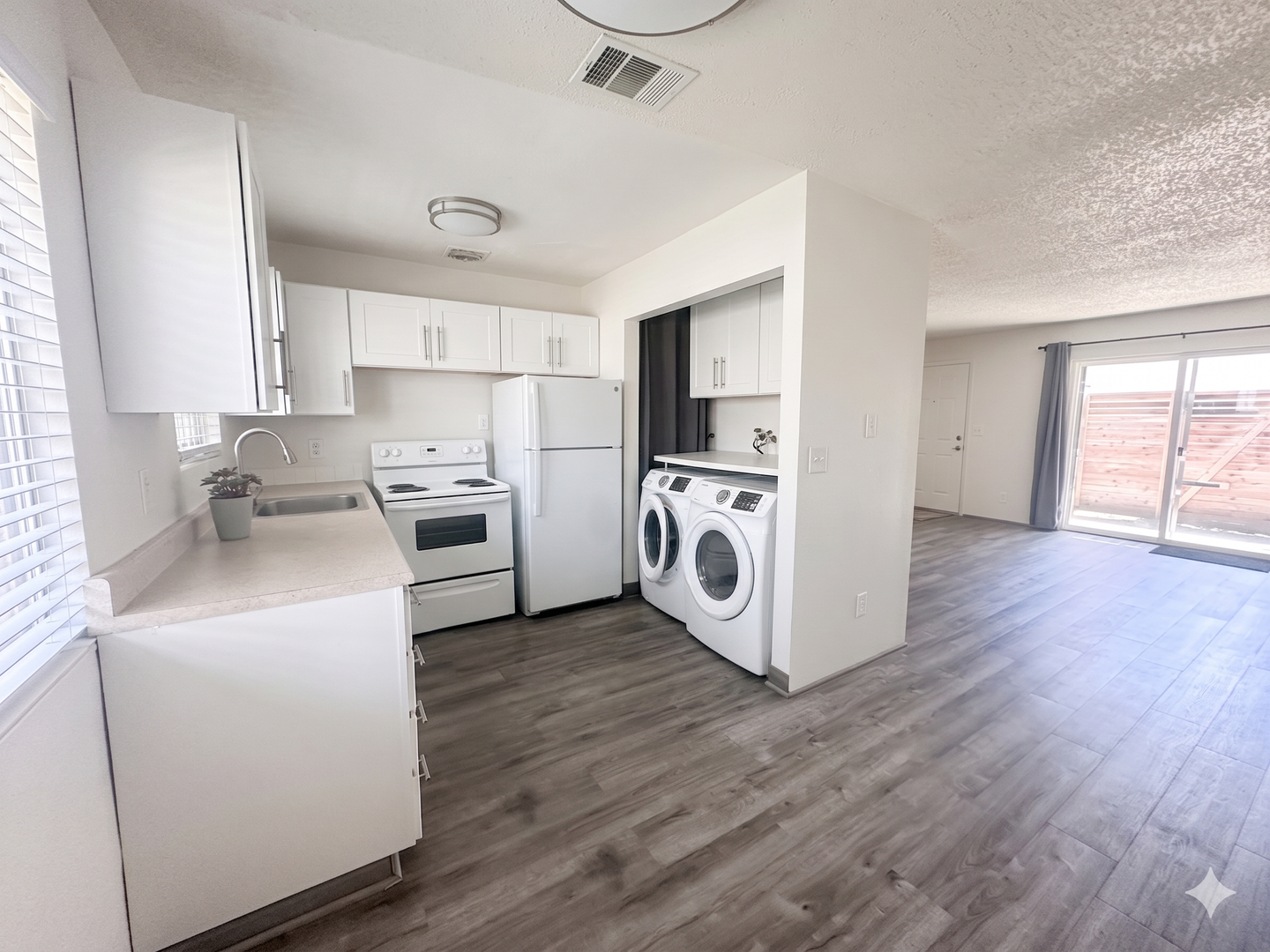 Portland Apartment: 519 SE 20th Ave.