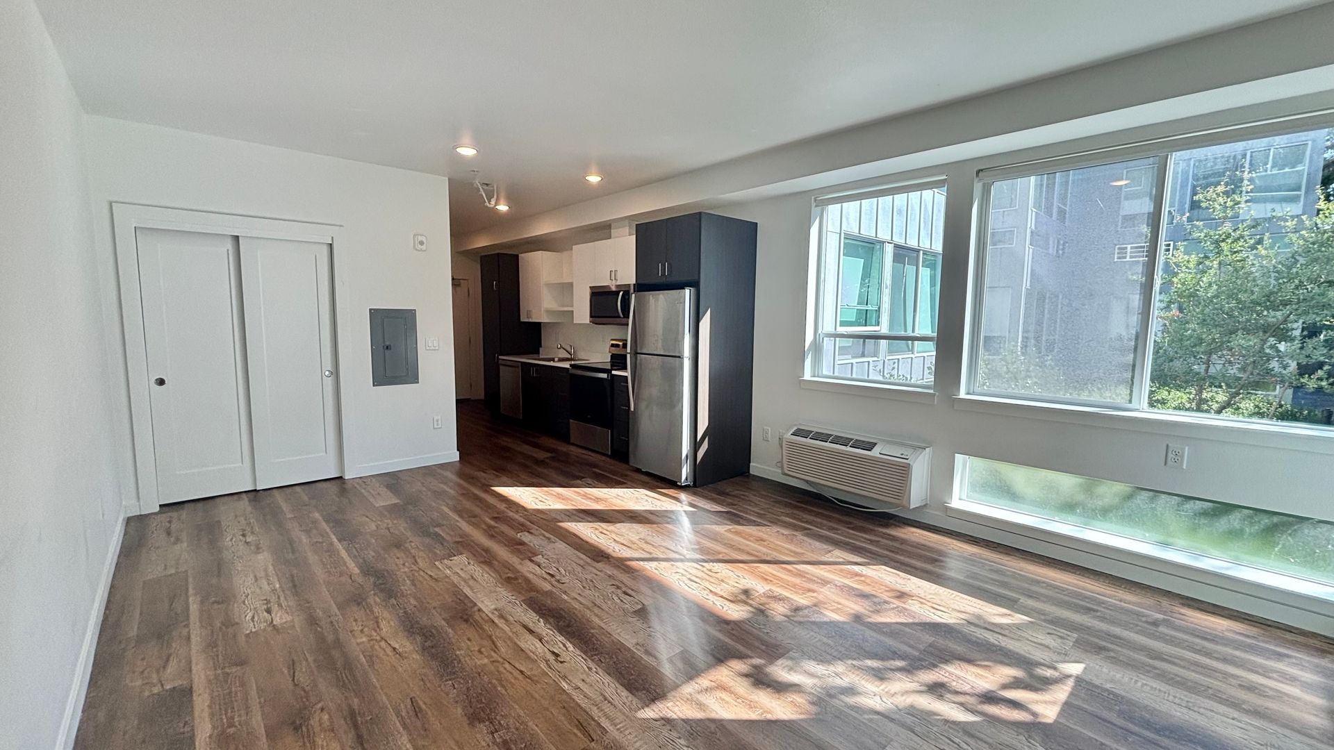 J0629 - North Louie Apartments