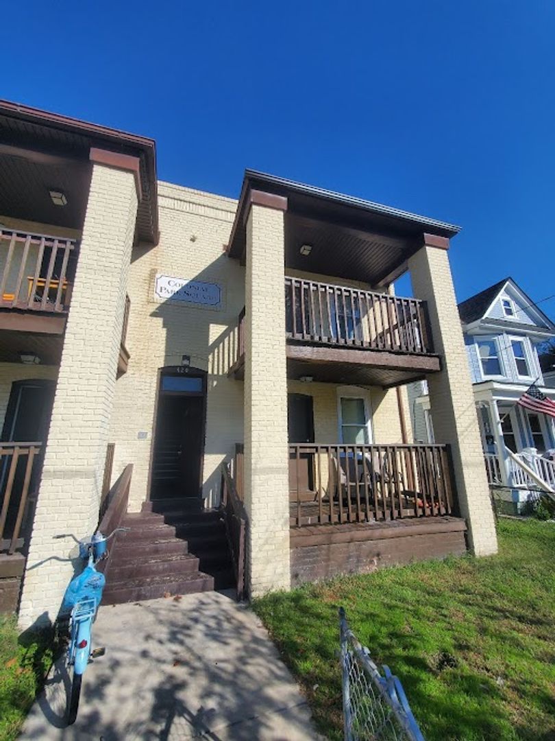 Norfolk Apartment: 420 W 31st St