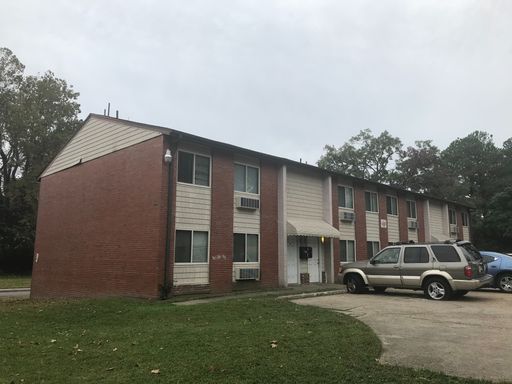 Norfolk: 2 Bedroom 1 Bath downstairs apartment located in Huntersville – photo 1