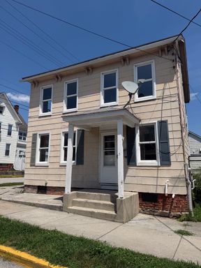 Half Off 1st Mos Rent! Two story 3 bedroom 1 bath in Spring Grove School District