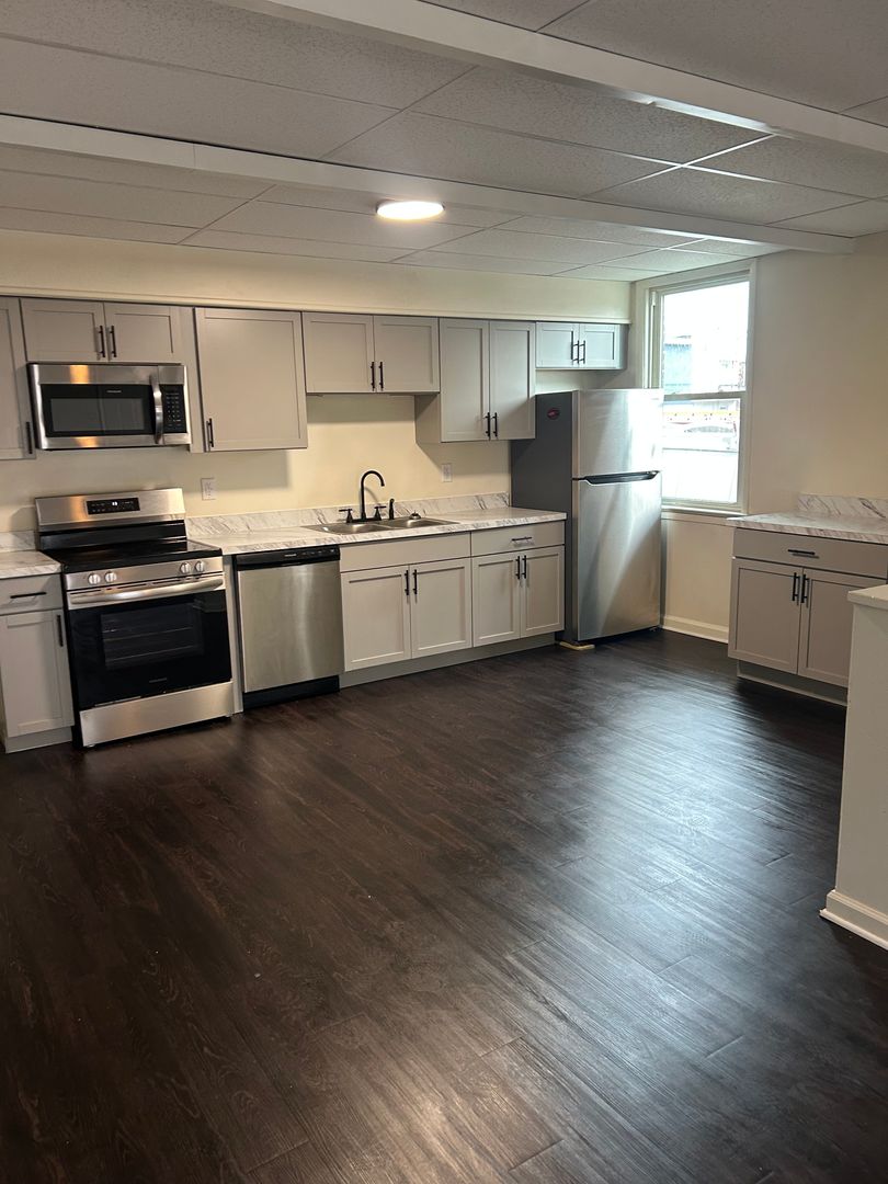 York Apartment: 758 W King Street