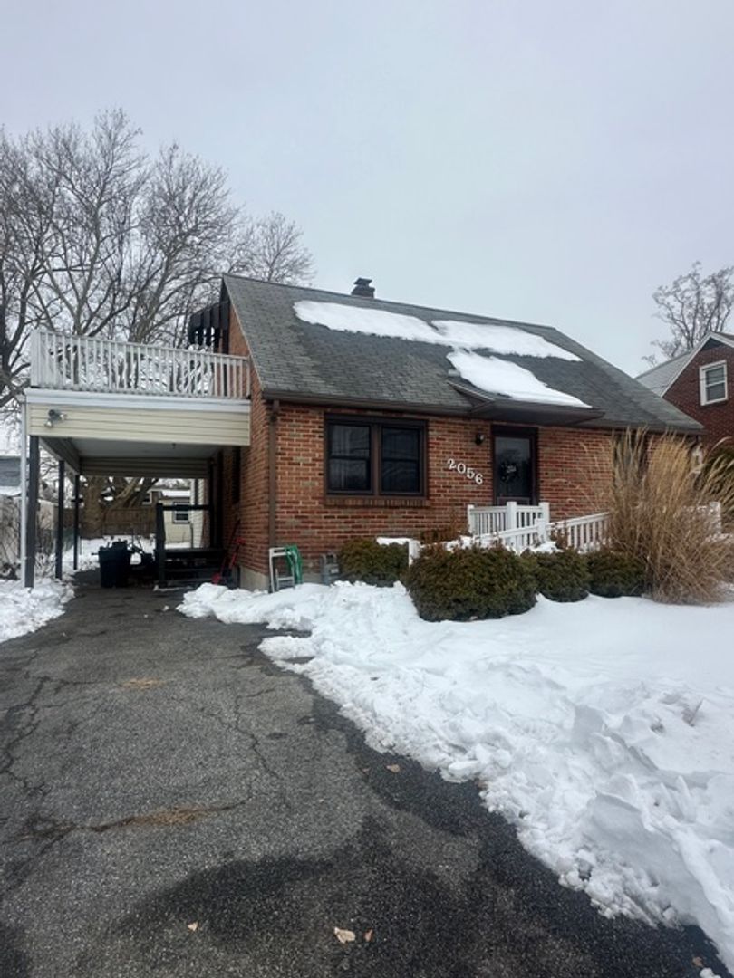 York House: 2056 N Sherman St