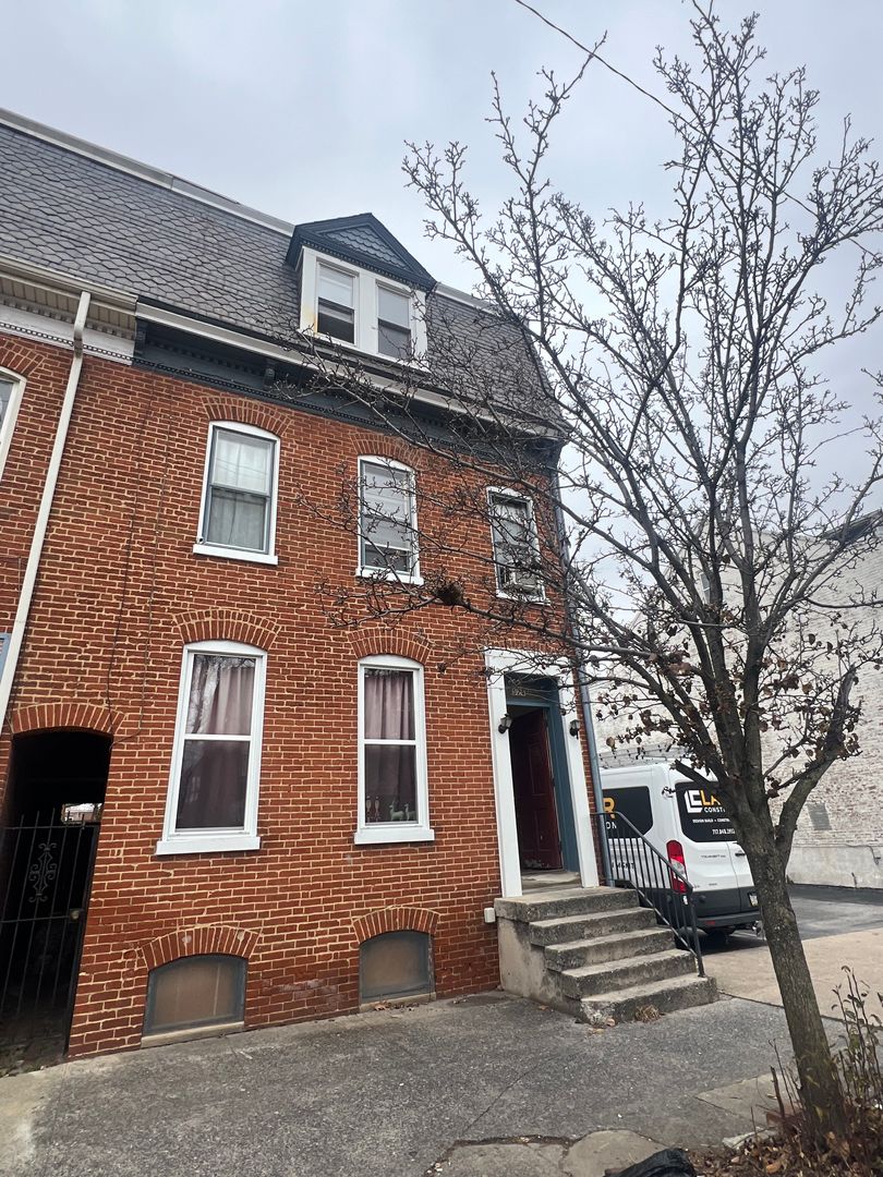 York Apartment: 525 W Market Street