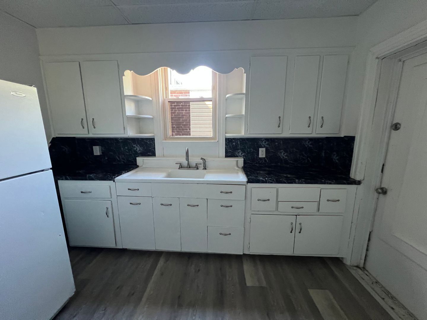 Cottage Pl W 281 - Fisher