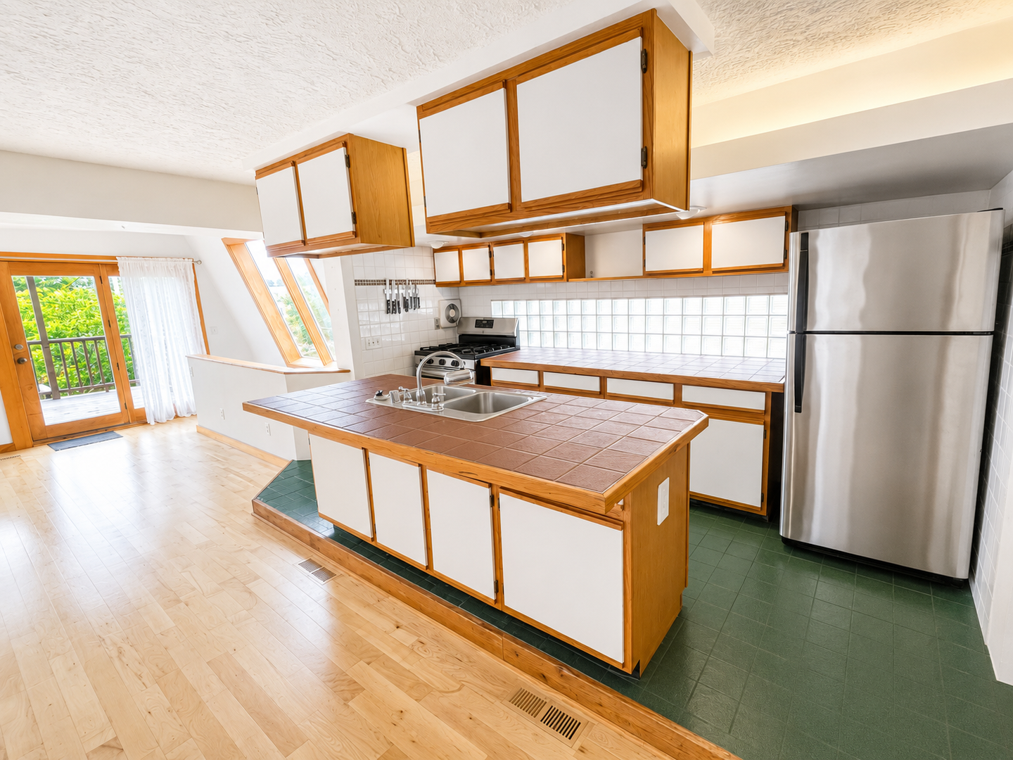 Milwaukee Apartment: 1761 N Marshall Street