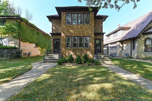 Charming 2BR Upper Duplex – Great Location, Garage Parking, Lawn & Snow Included! – photo 1