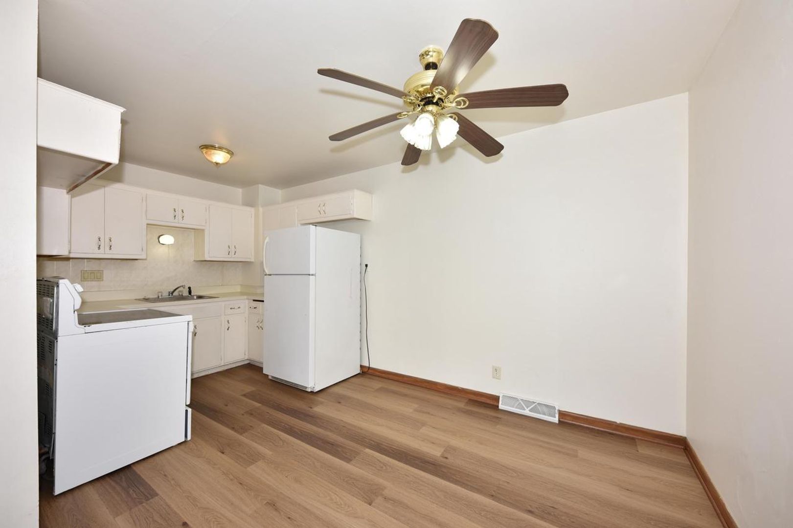 1104 Green Tree Rd - 1410 Park Ave 7 of 12