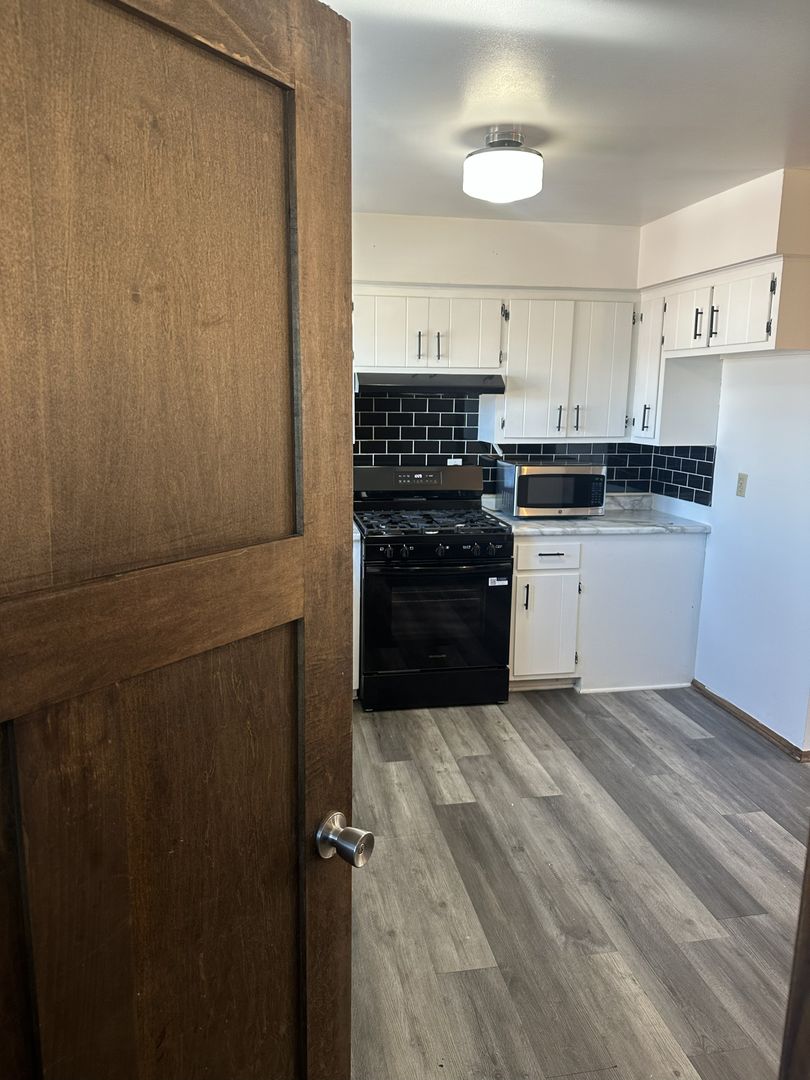 St. Francis Apartment: 4356-4358 S. Iowa Ave