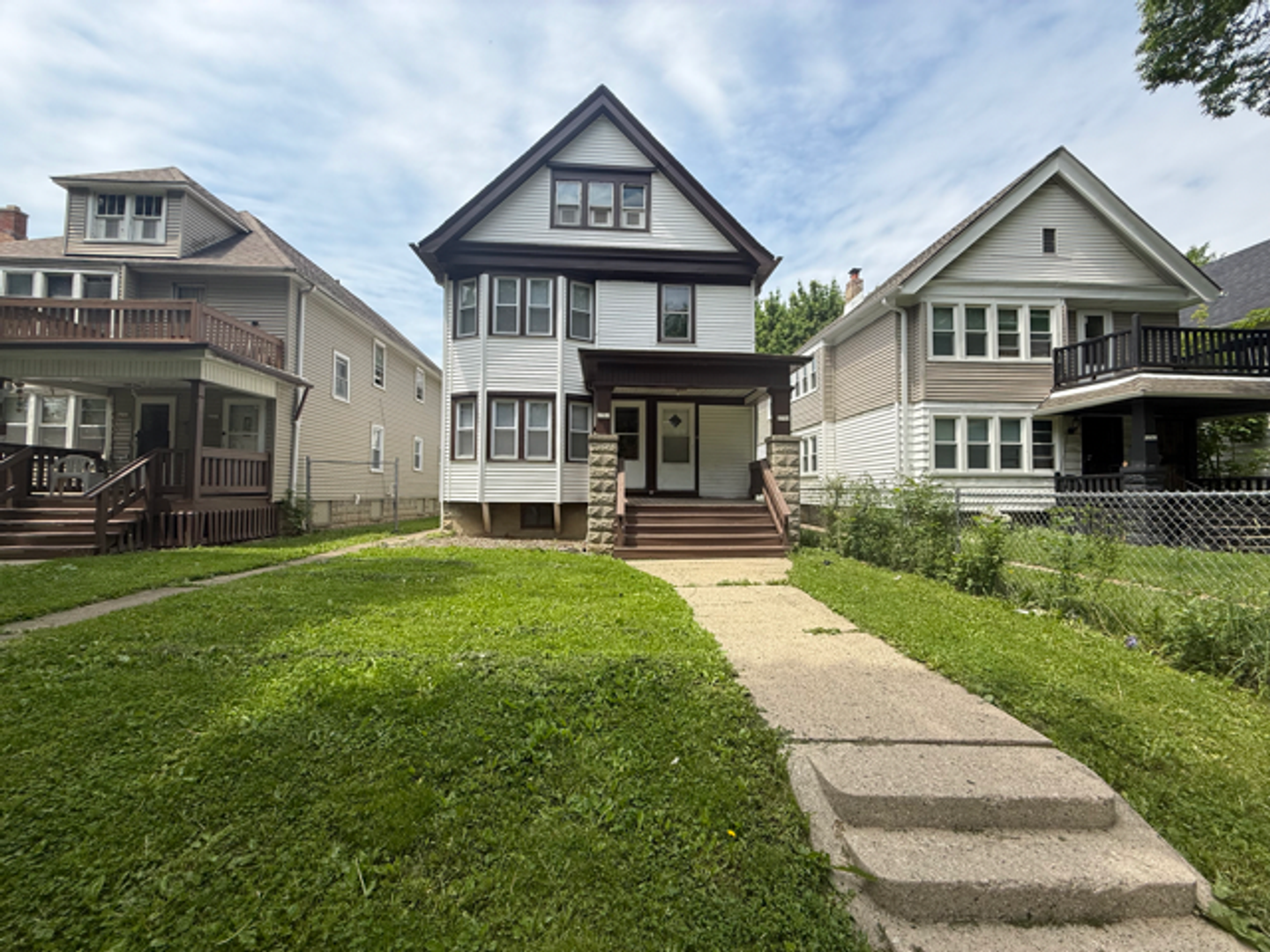 Milwaukee Apartment: 2757-2759 N 36th St