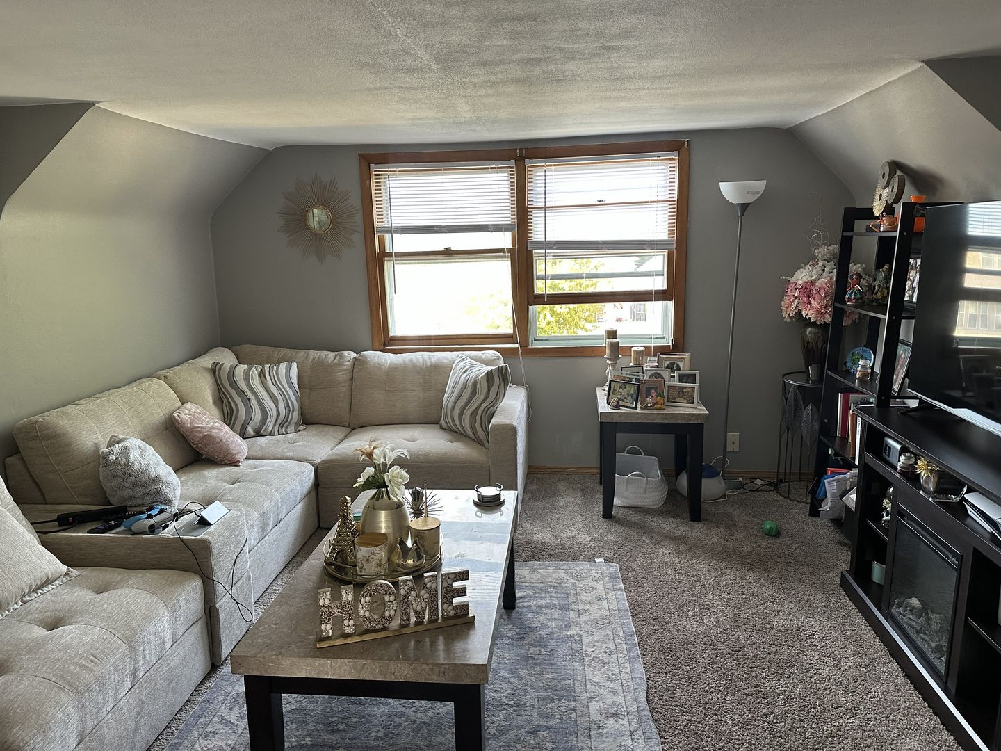 Cudahy Apartment: 3827-3827A E Edgerton Ave