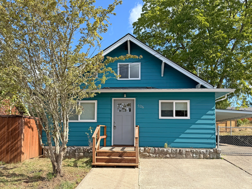 Charming 3BR/1.5BA Home in McCleary – photo 1