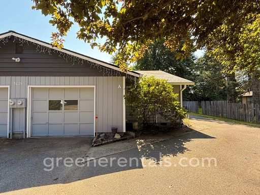 2BR/1BA Duplex in Tumwater – photo 1