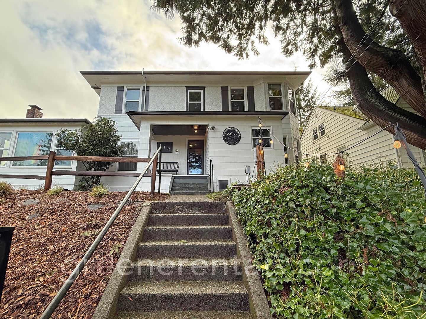 Olympia Apartment: 119 20th Ave SE