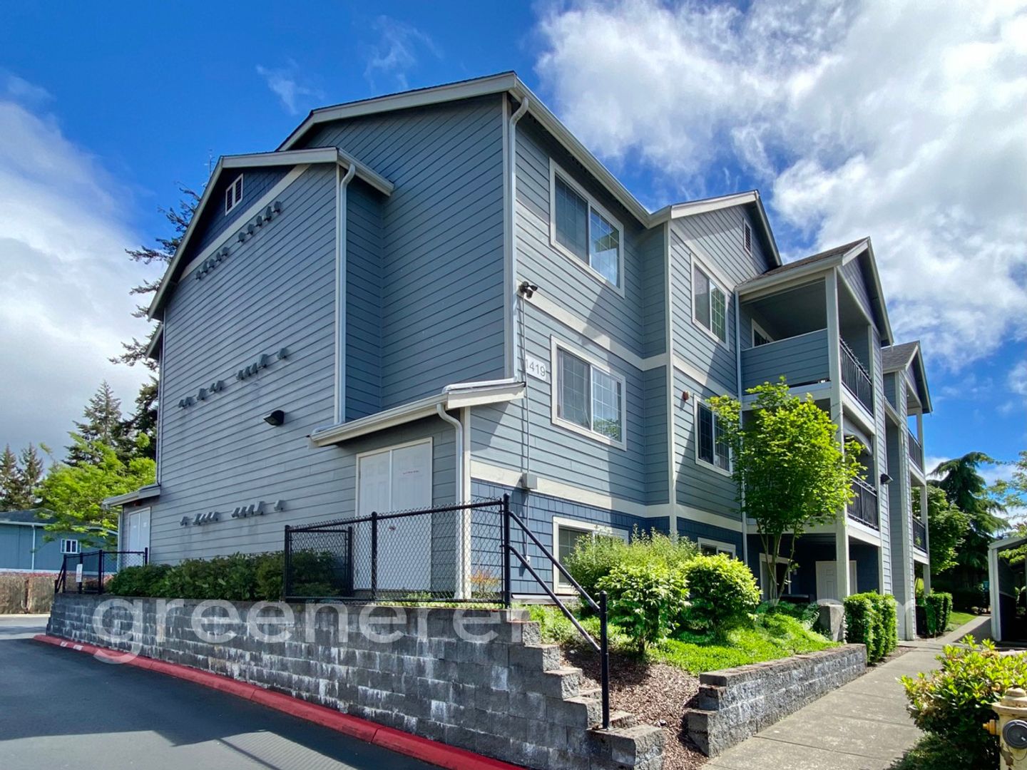Olympia Apartment: 1415 Evergreen Park Dr. SW