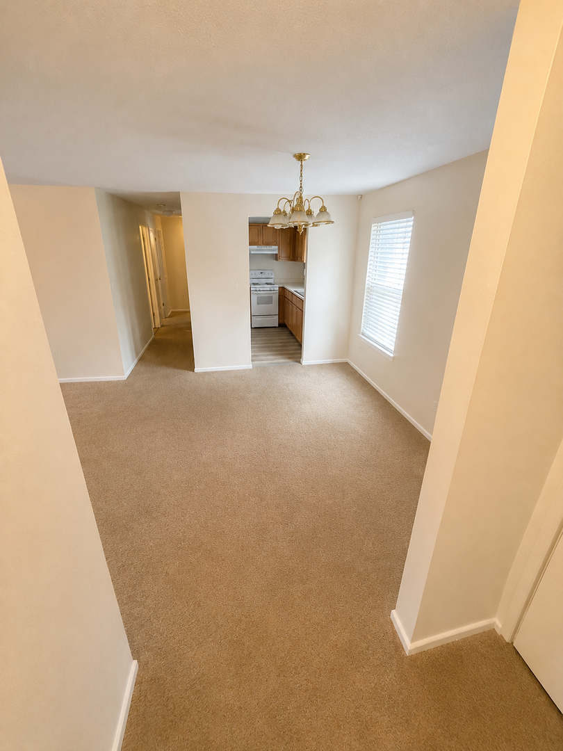 Vernon Apartment: 655 Talcottville Rd.