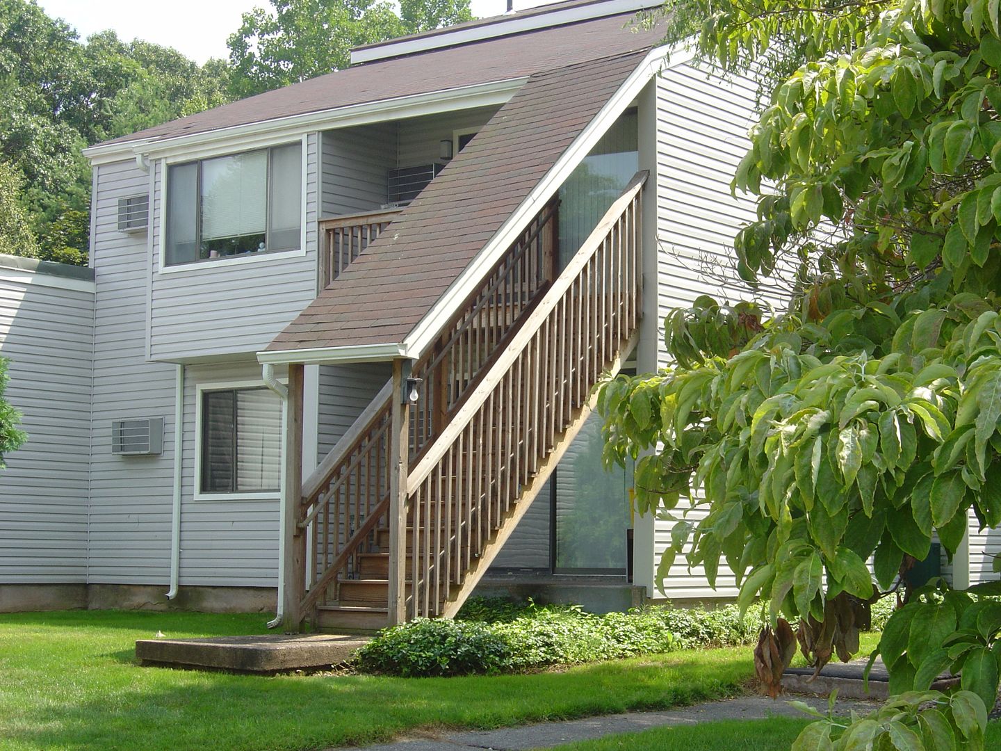 Vernon Apartment: 655 Talcottville Rd.
