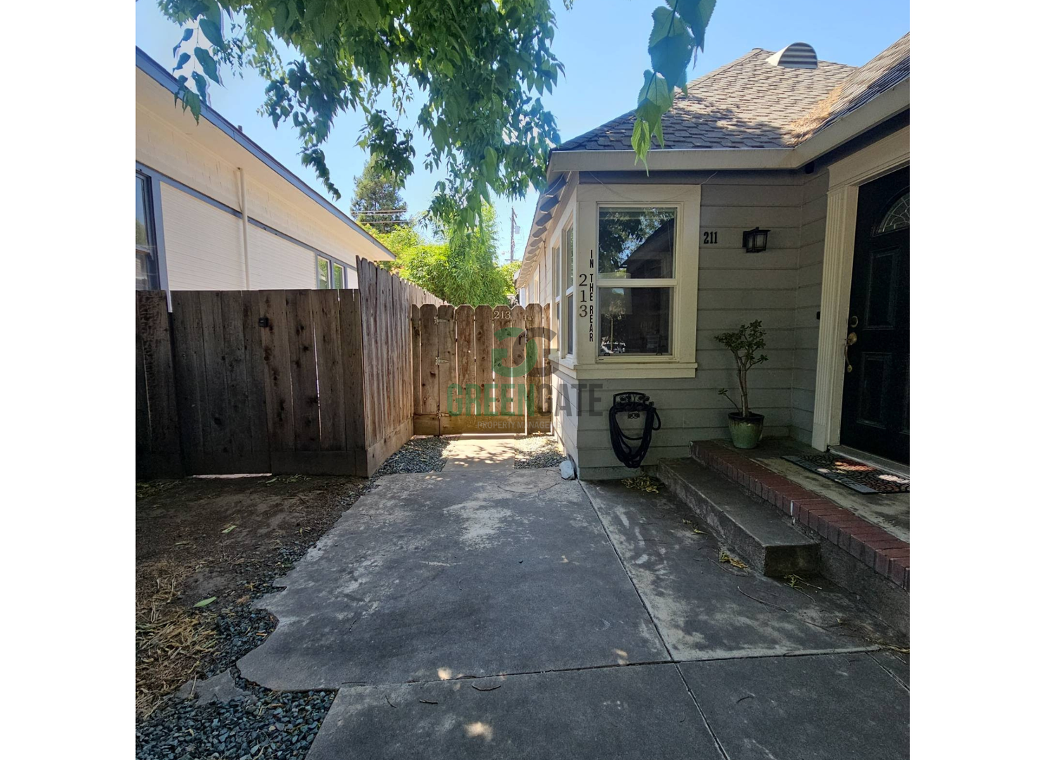 Gorgeous 1 Bedroom, 1 Bathroom Home Available NOW!