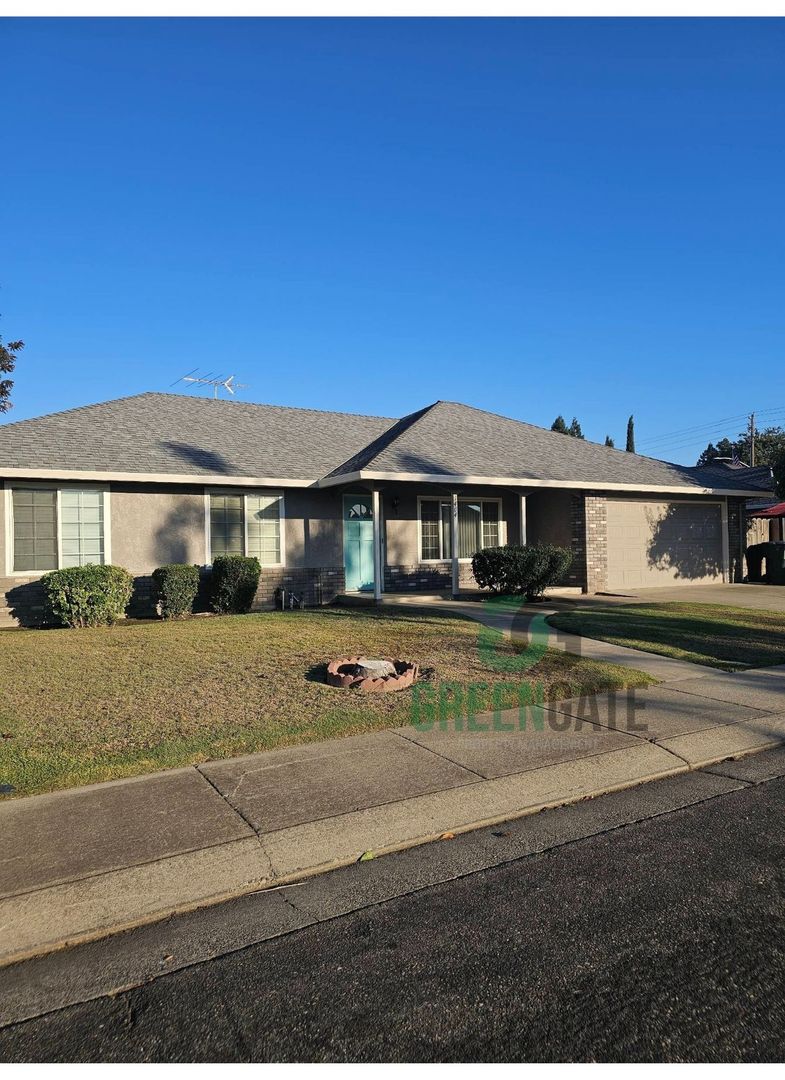 Modesto House: 1404 Palmdale Dr