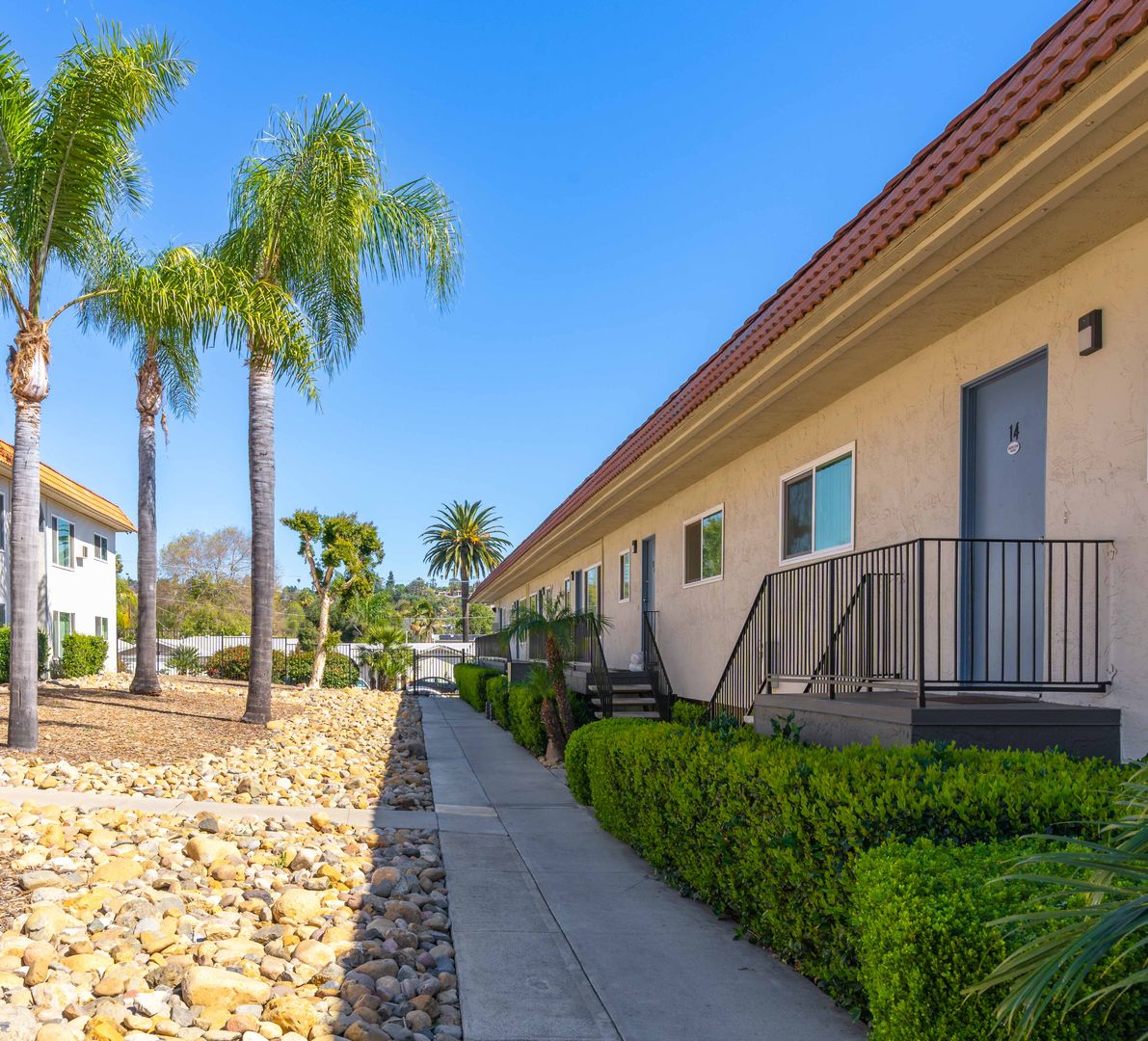 Escondido Apartment: 1351-1353 Maple St.