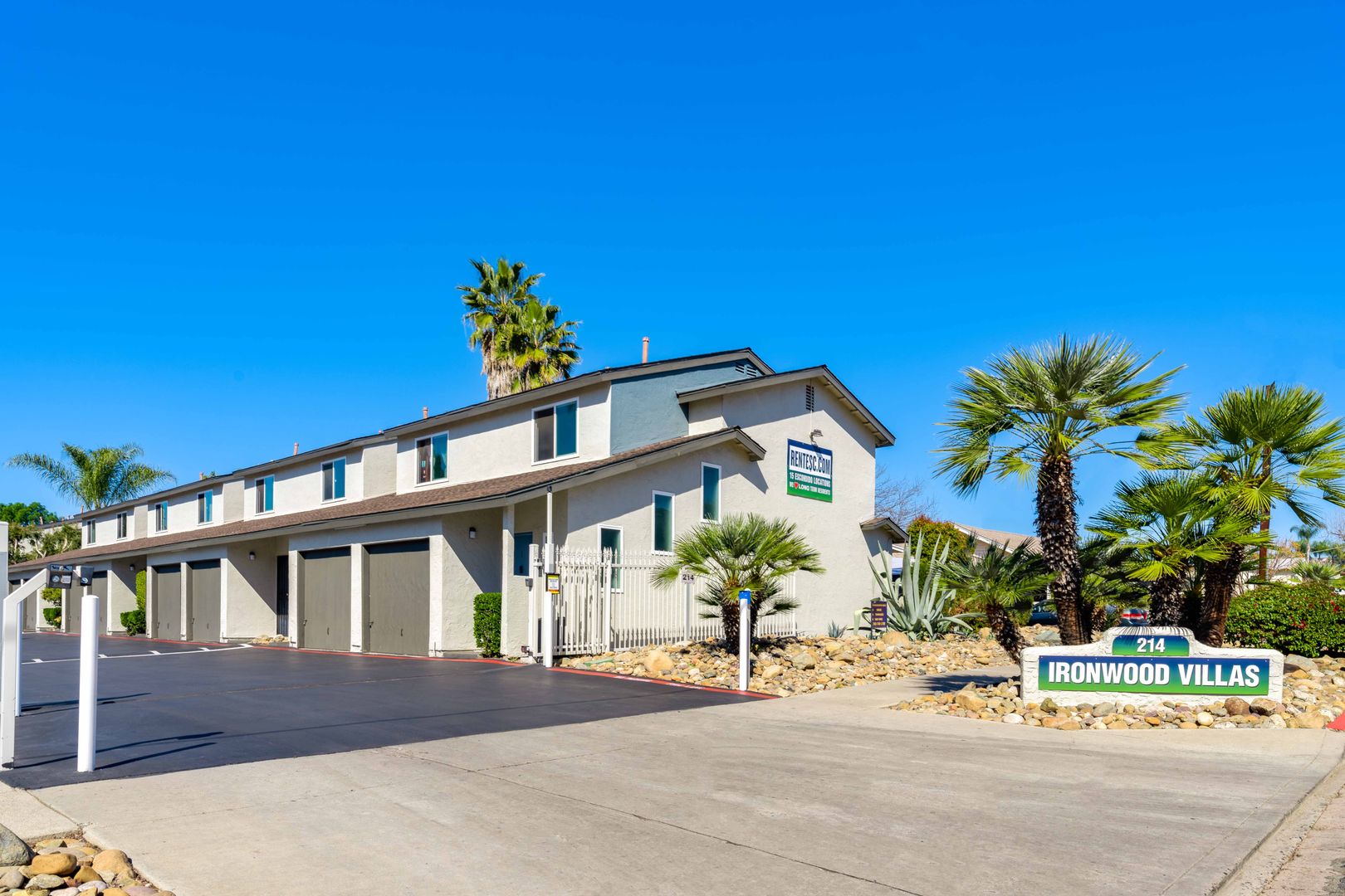 Escondido Apartment: 214 W.13th Ave.