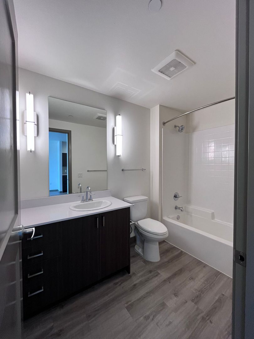 1 Bedroom Apartments with a Flex 5 of 10