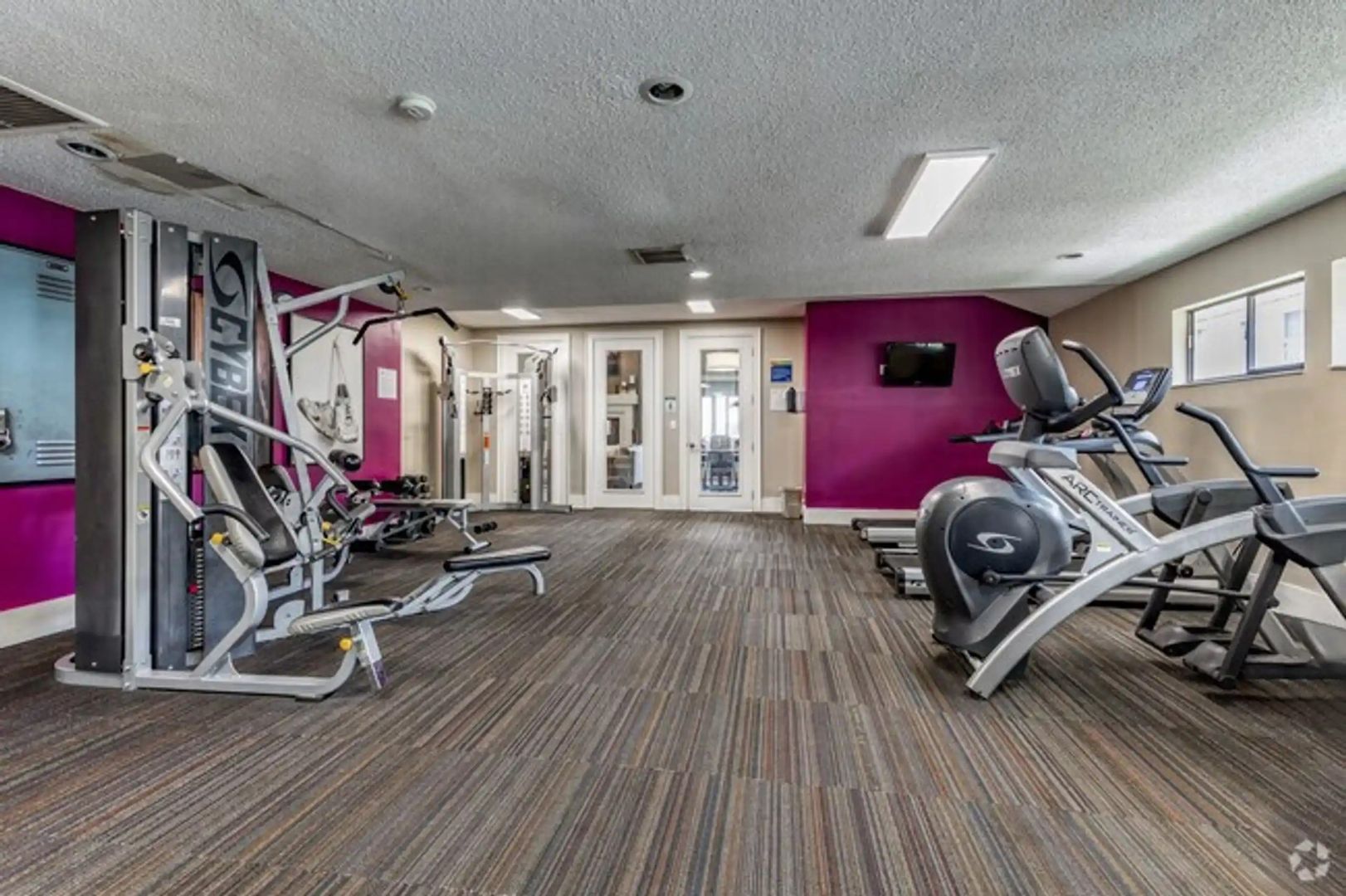 St. Petersburg Apartment: 2540 Roy Hanna Dr S