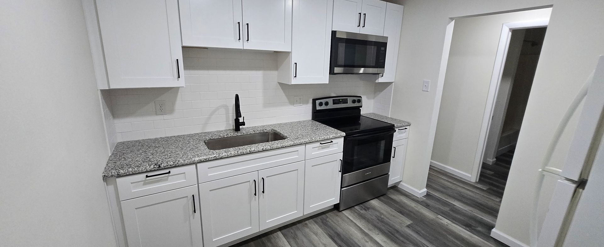 Frackville Apartment: 300 W Frack St