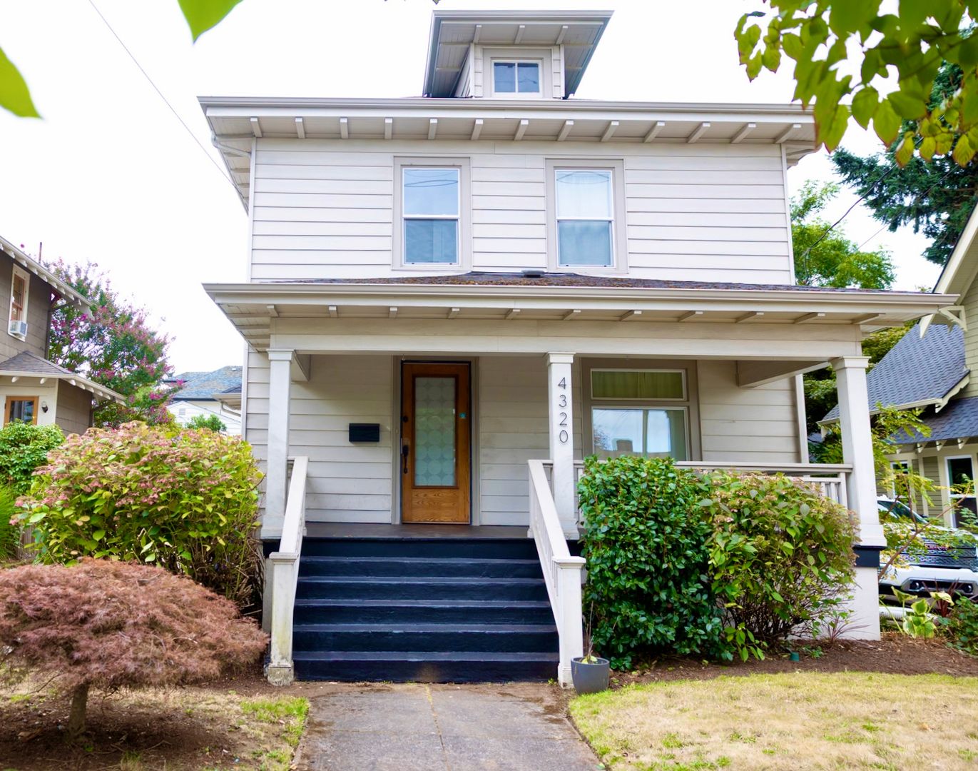Portland House: 4320 SE Holgate Blvd