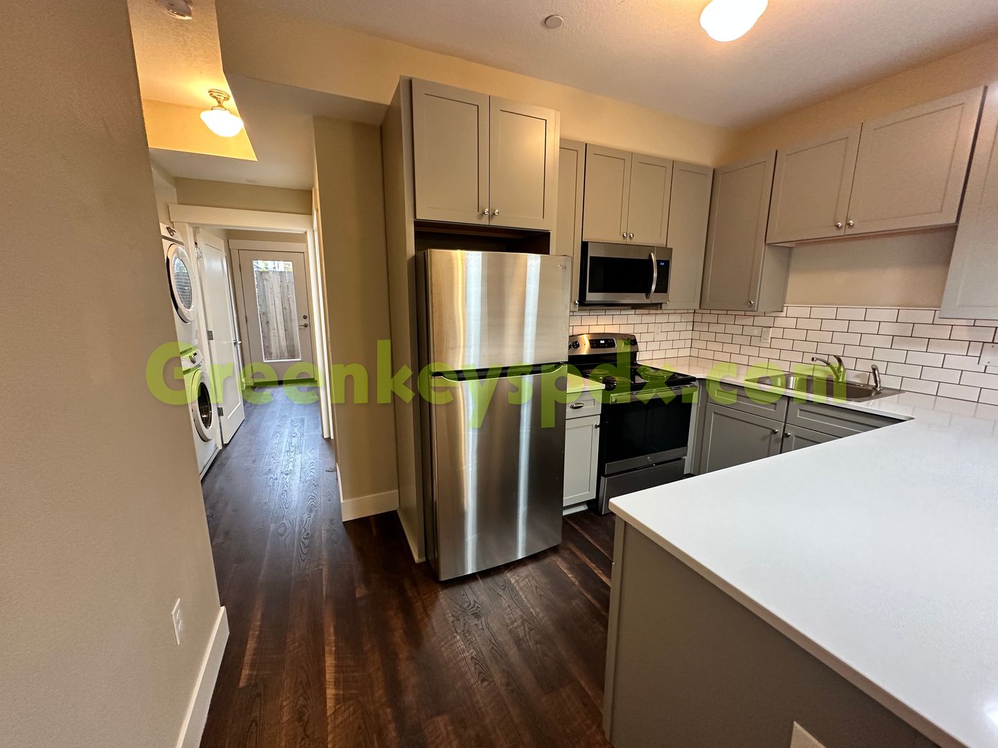 Portland Apartment: 2015 Northeast 47th Avenue