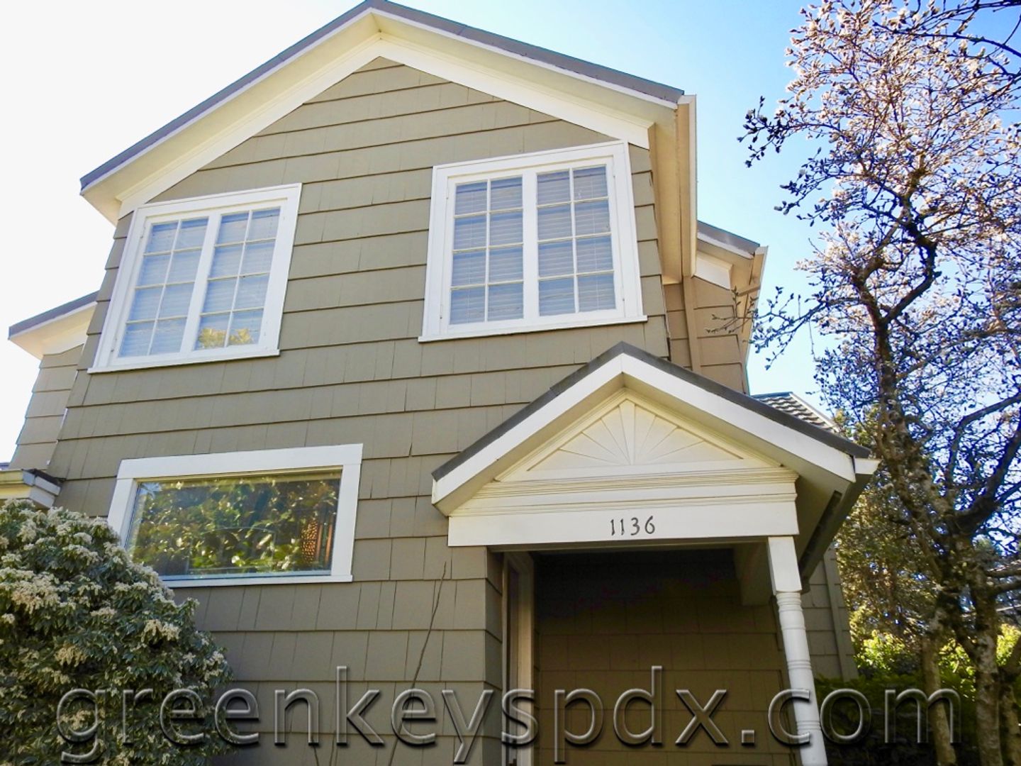 Portland Apartment: 1136 Southwest Gibbs Street